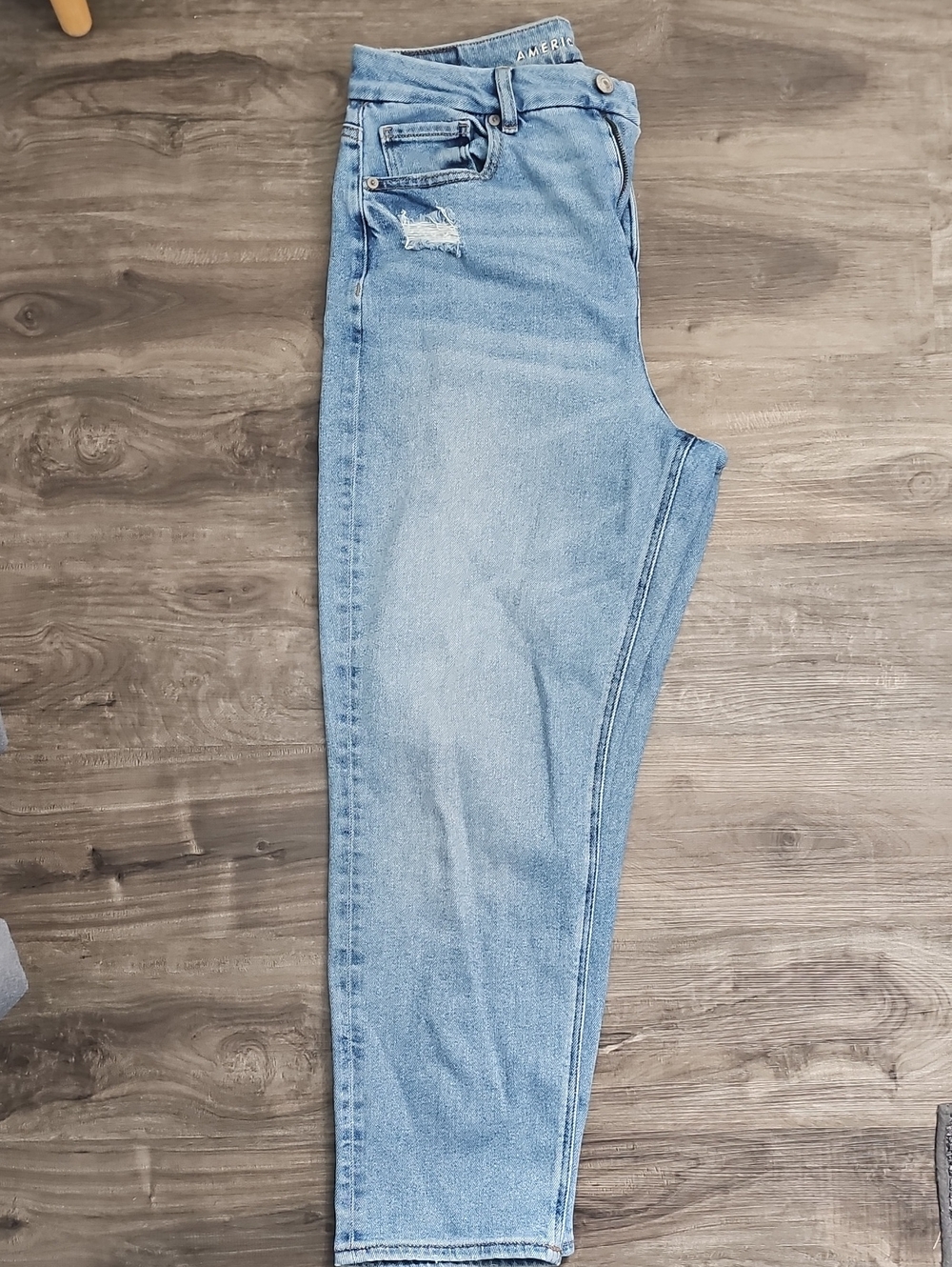 American Eagle Outfitters Light Blue Boyfriend Jeans